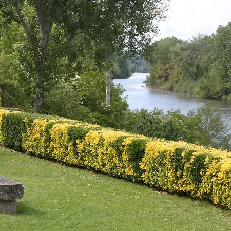 D'hôtes Au Château De Favols Bias (Lot-et-Garonne)