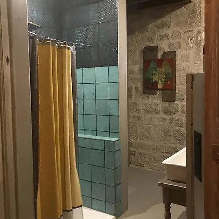 D'hôtes Au Château De Favols 3*