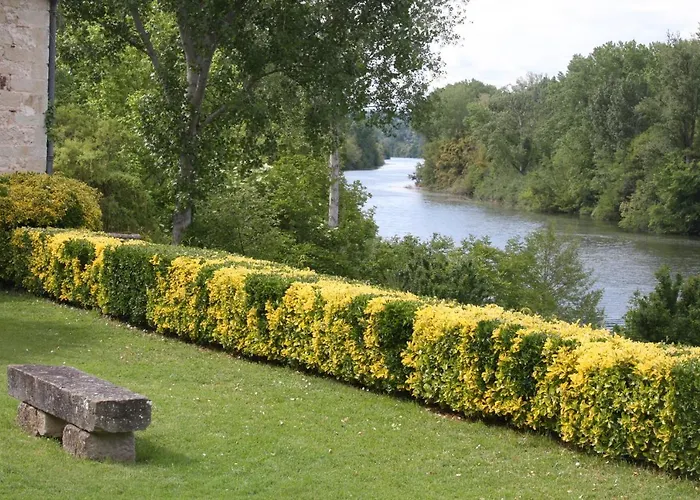D'hotes Au Chateau De Favols Bias (Lot-et-Garonne)