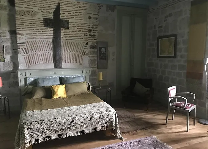 D'hotes Au Chateau De Favols Bed and breakfast Bias (Lot-et-Garonne)